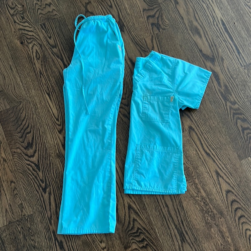 Women’s Scrubs